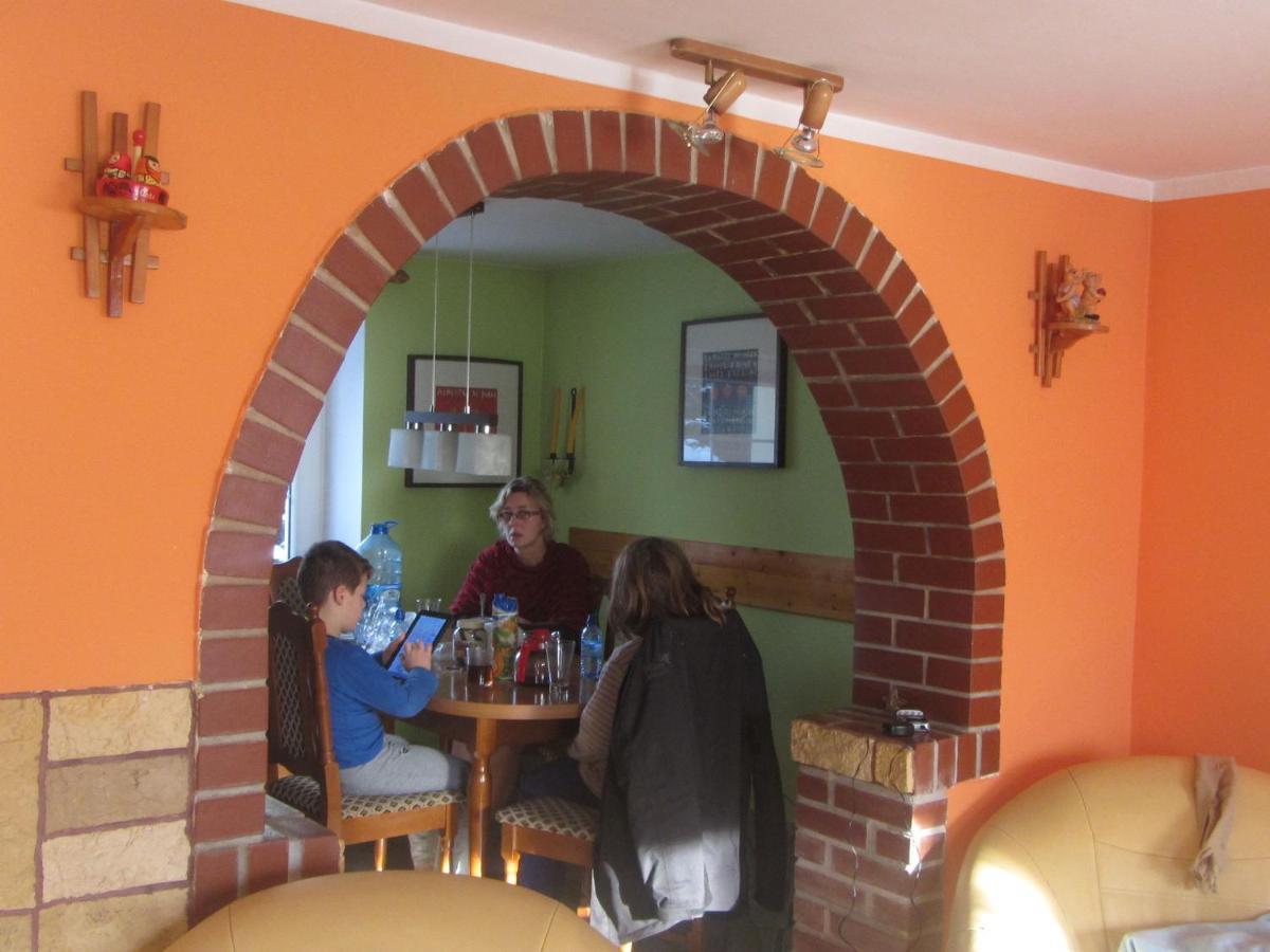 Spacious Holiday Home In Stara Kamienica With Pond Екстериор снимка