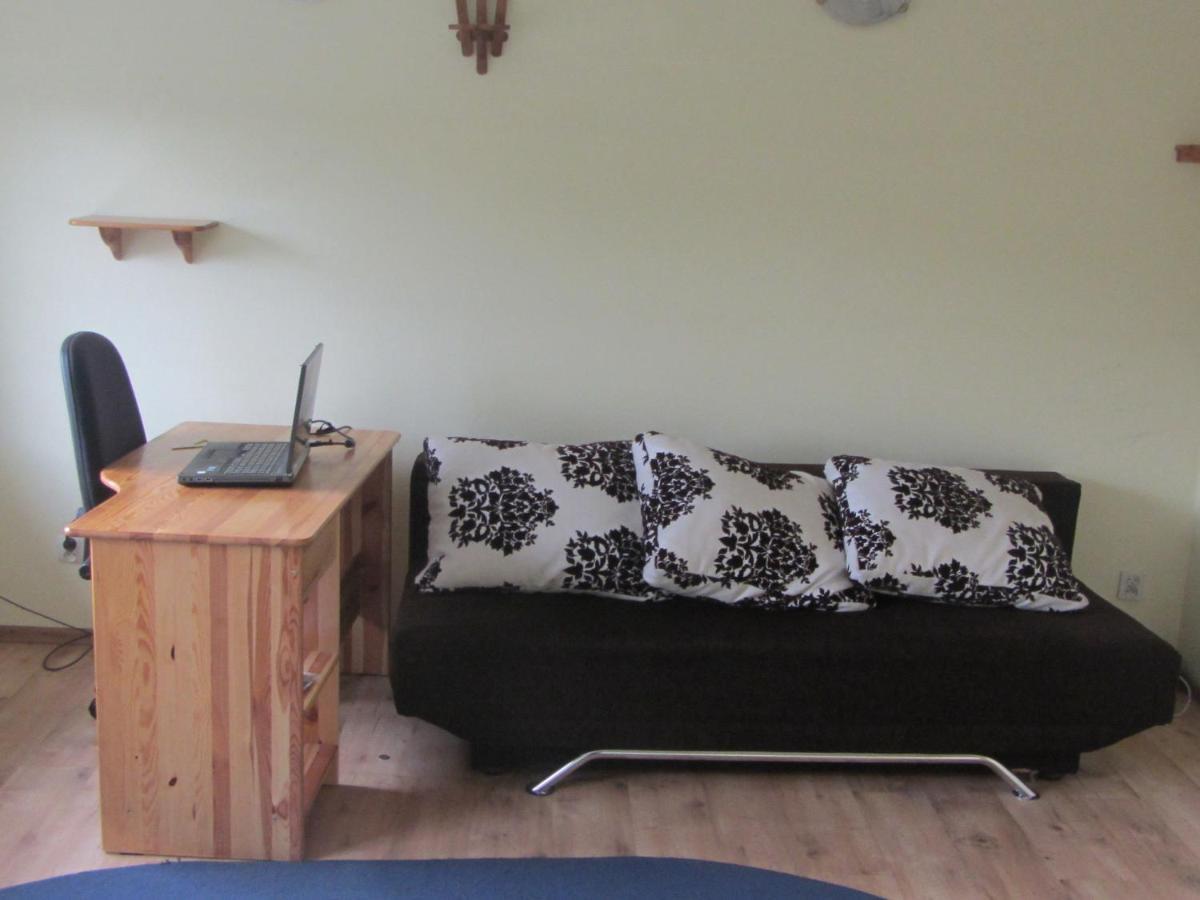 Spacious Holiday Home In Stara Kamienica With Pond Екстериор снимка